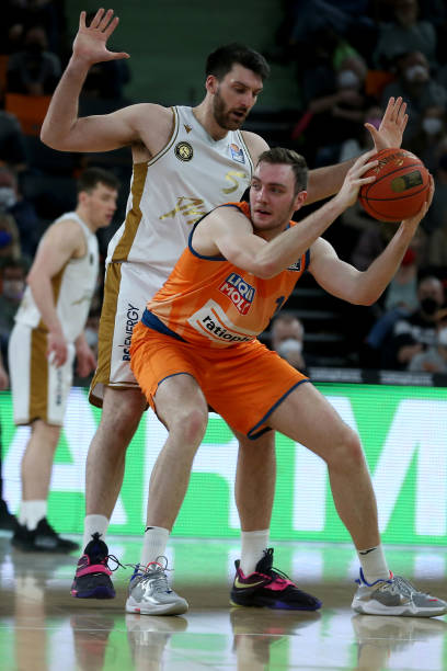 在联盟立足 在联盟立足