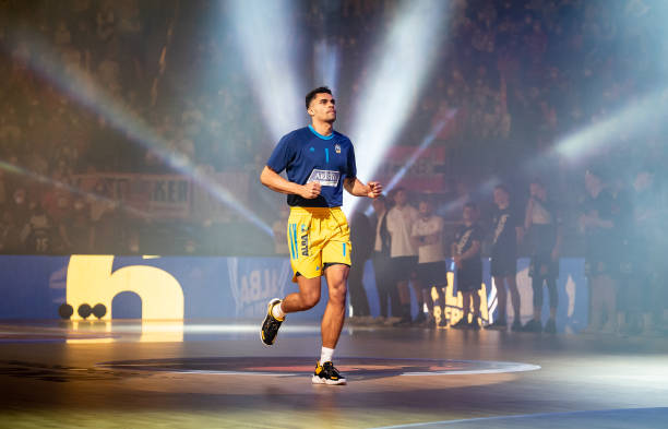 的贡献更是 的贡献更是