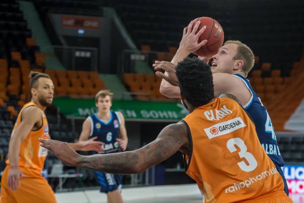 历史先例与 历史先例与