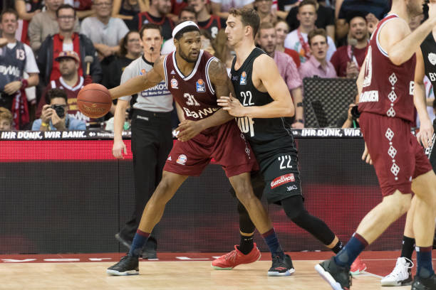 为一名后防 为一名后防